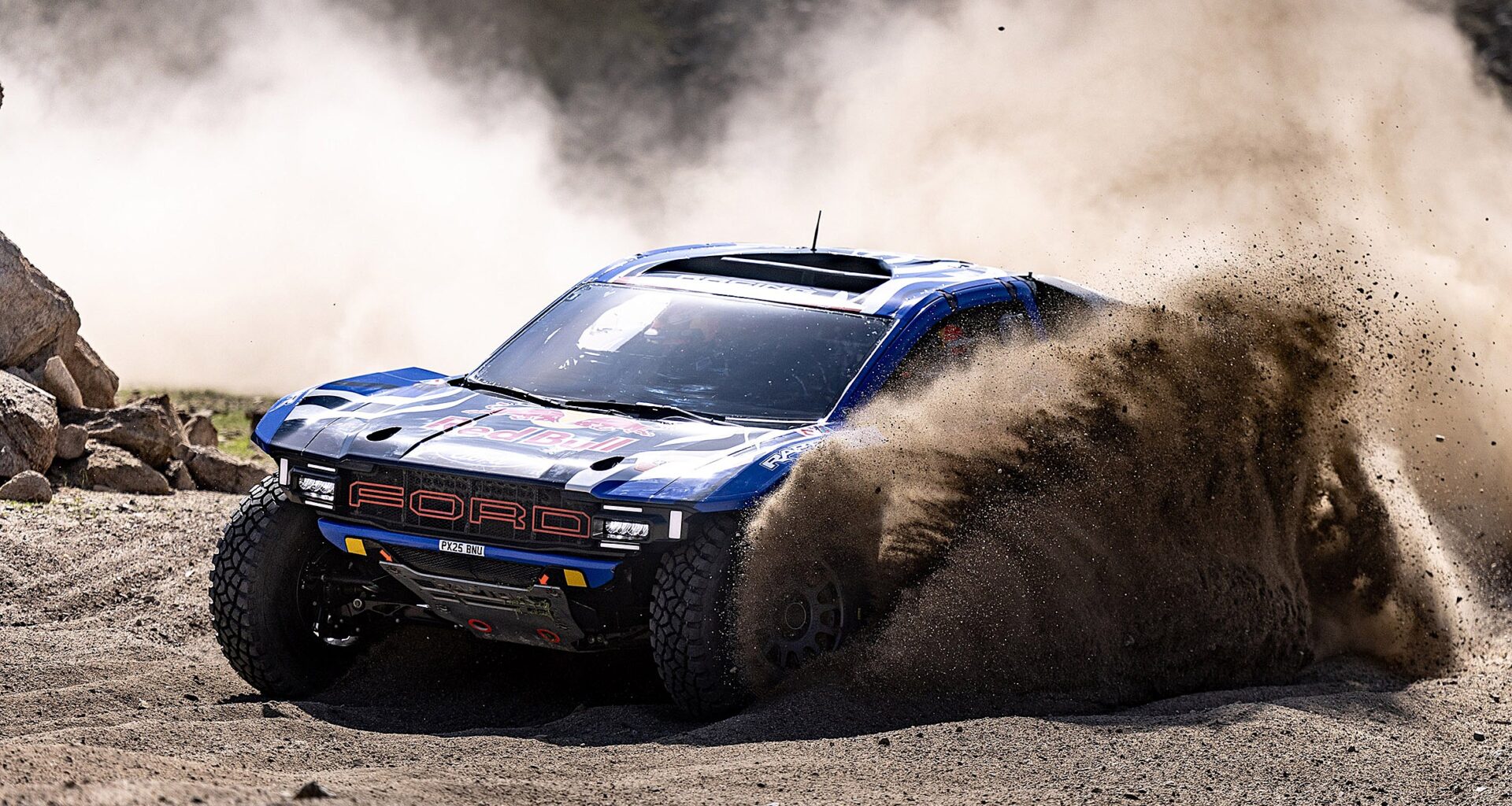 El Ford Raptor T1+ quiere volar alto en el Ruta 40 - +Motor Chile